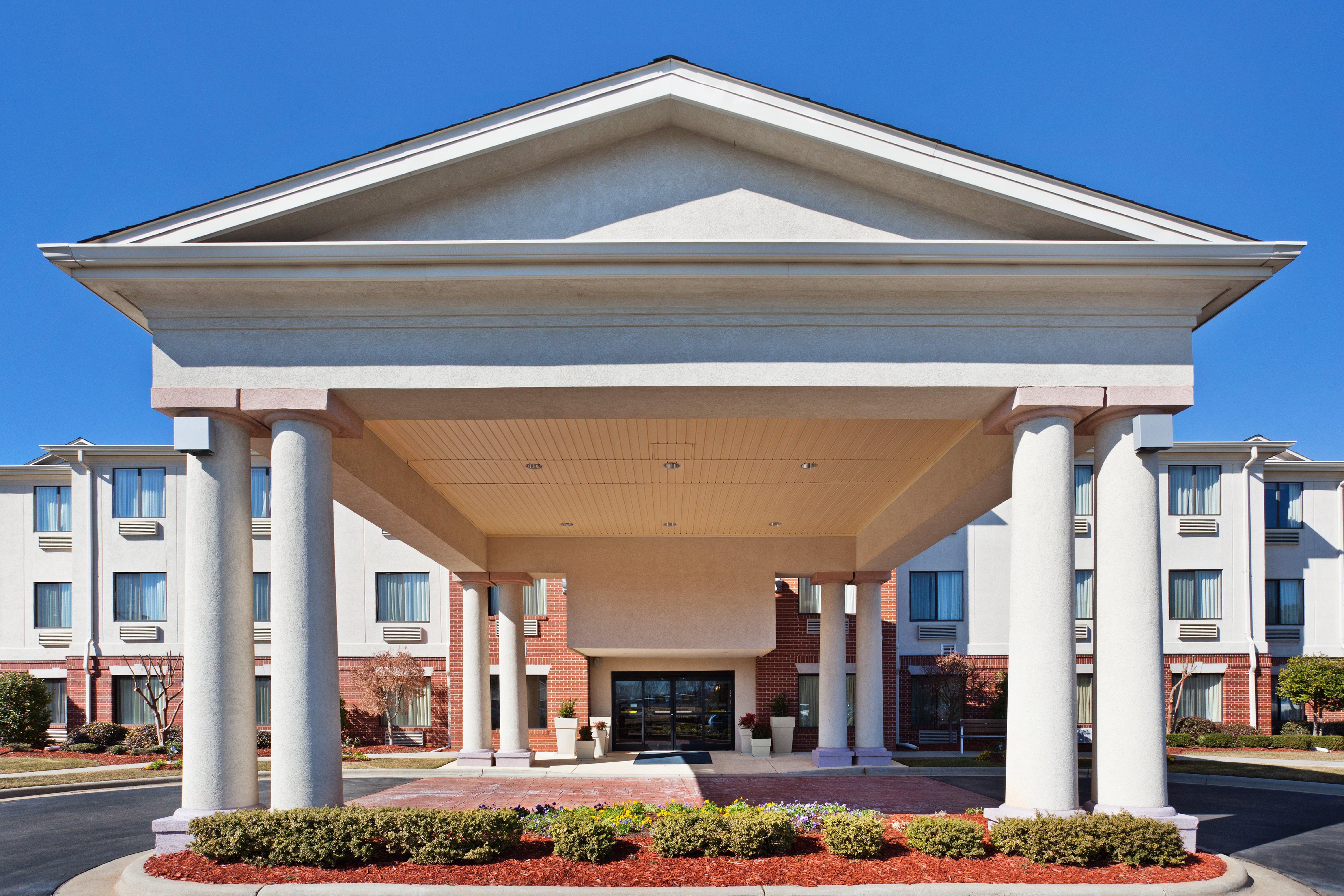 Holiday Inn Express & Suites Reidsville By Ihg Exterior photo