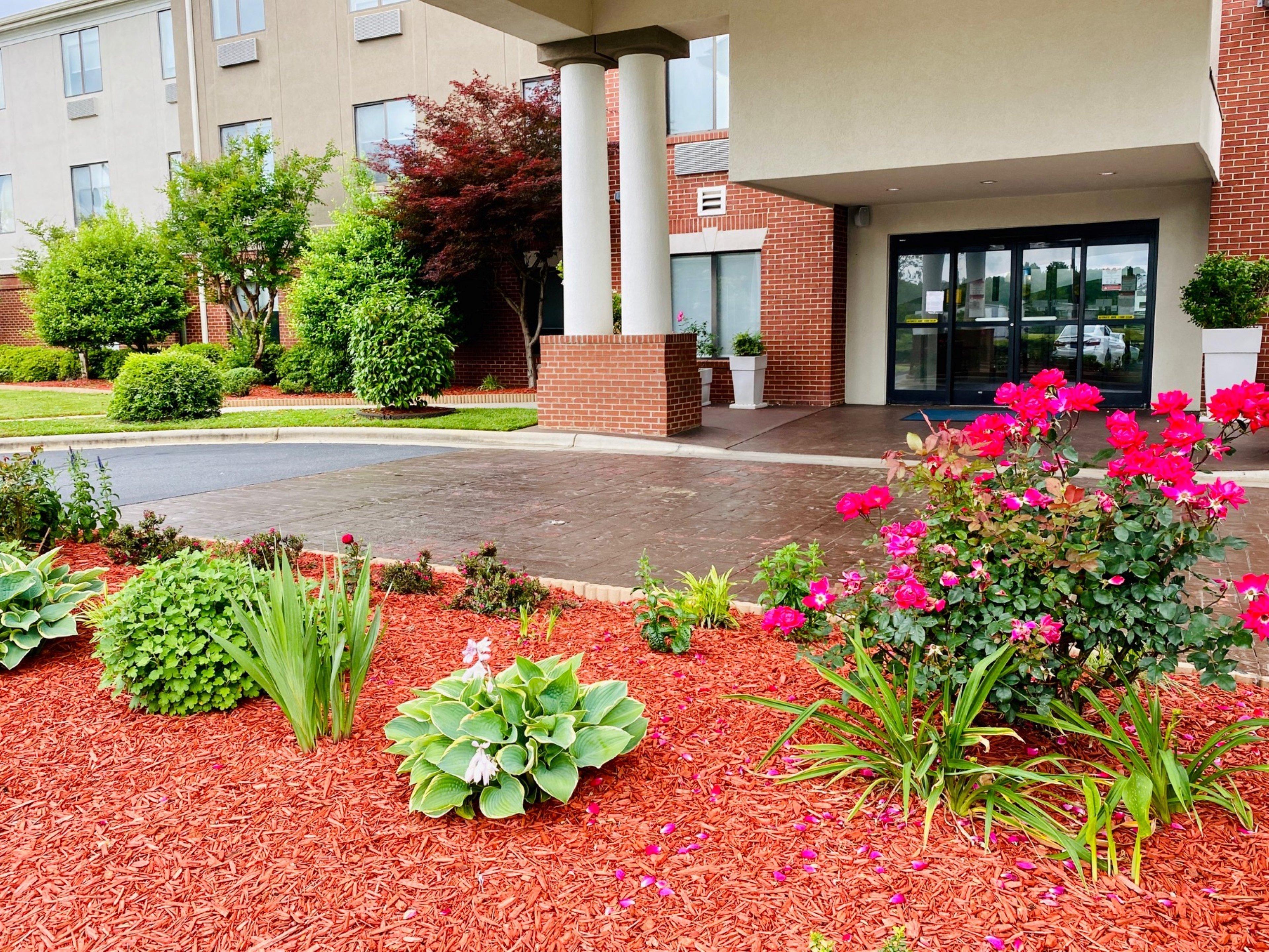 Holiday Inn Express & Suites Reidsville By Ihg Exterior photo
